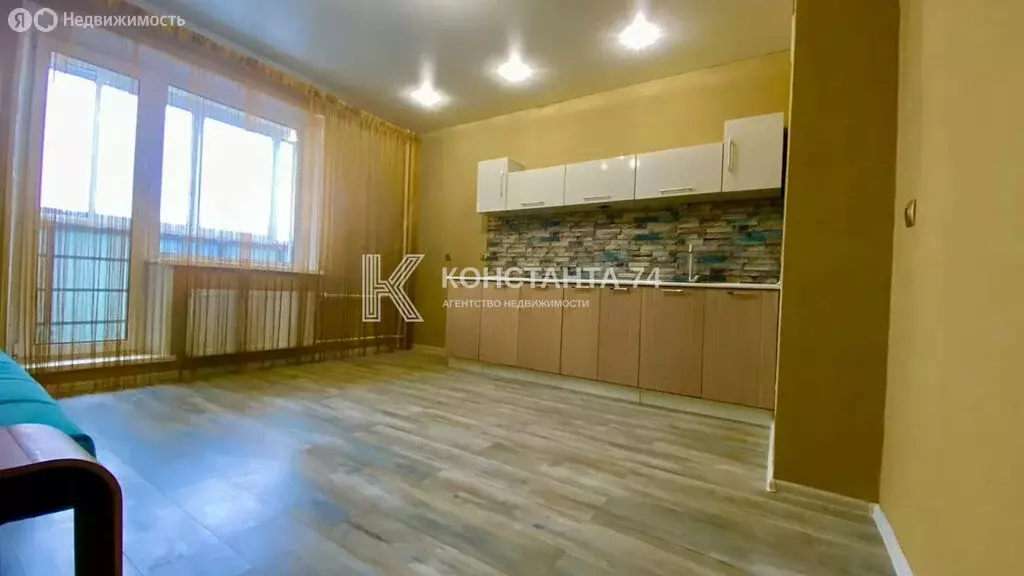 Квартира-студия: Челябинск, улица Университетская Набережная, 97А (28 ... - Фото 1