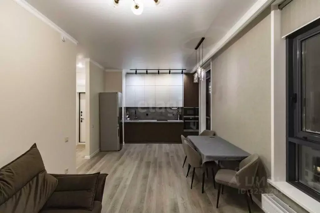 2-к кв. Тюменская область, Тюмень ул. 50 лет Октября, 63Г (64.0 м) - Фото 1