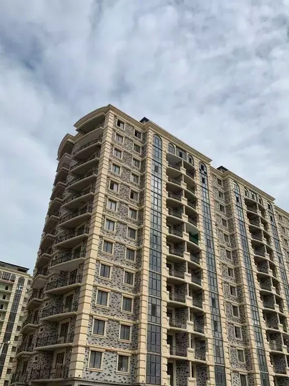 3-к кв. Дагестан, Махачкала просп. Насрутдинова, 57 (105.0 м) - Фото 0