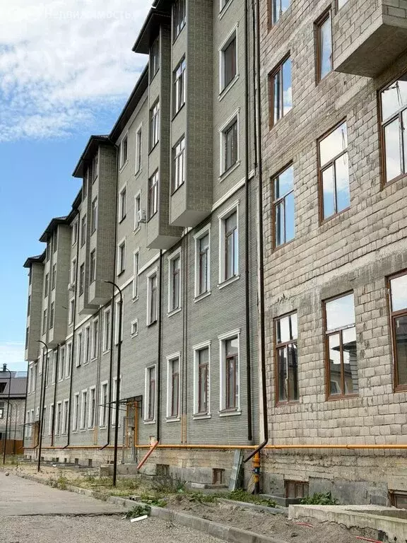 2-комнатная квартира: село Шалушка, улица имени А.А. Кунижева, 76А (98 ... - Фото 1