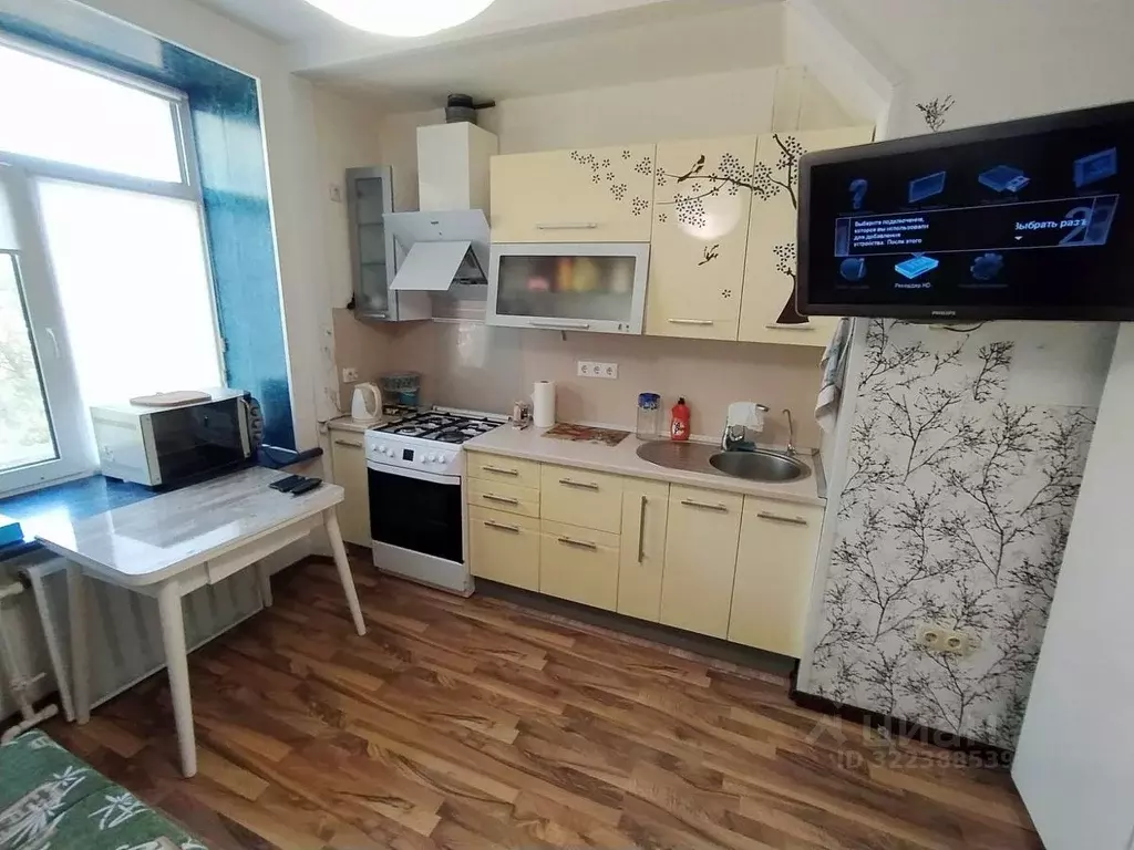 2-к кв. Удмуртия, Ижевск пл. имени 50-летия Октября, 1 (55.0 м) - Фото 1
