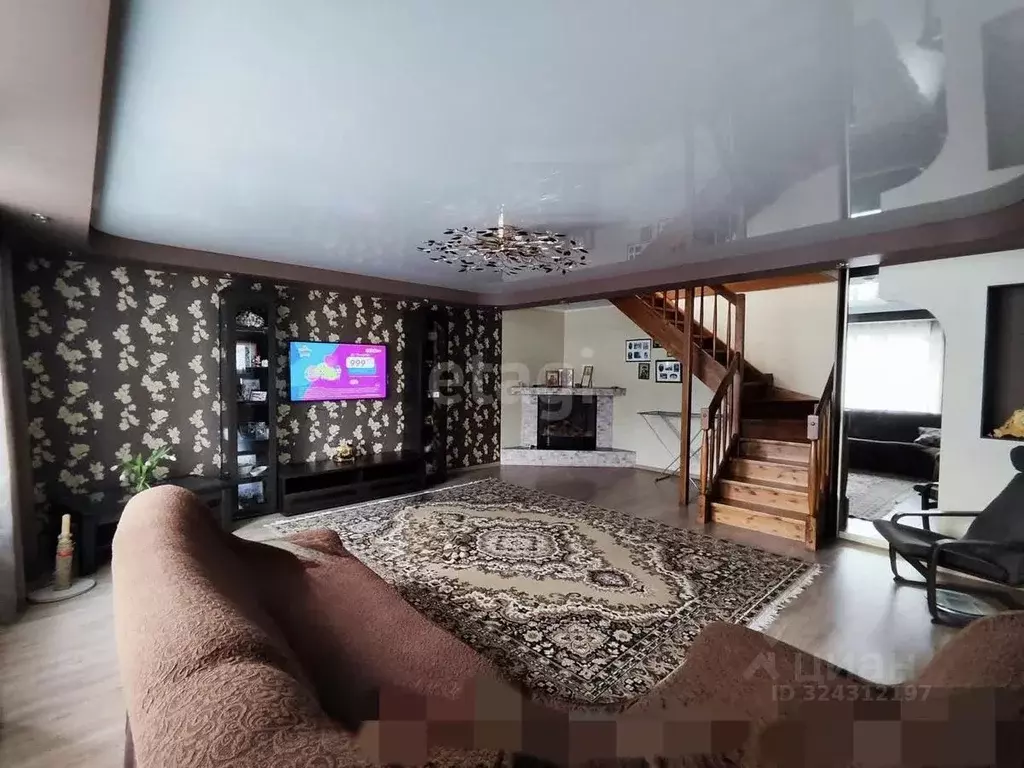 Дом в Красноярский край, Красноярск городской округ, д. Бугачево пер. ... - Фото 1