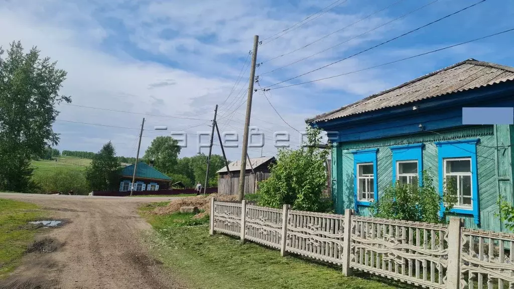 Дом в Красноярский край, Березовский район, Вознесенский сельсовет, с. ... - Фото 1