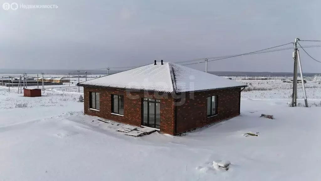 Дом в Тукаевский район, Малошильнинское сельское поселение, село ... - Фото 1