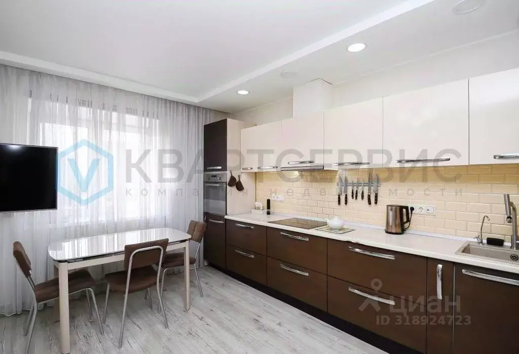3-к кв. Омская область, Омск ул. Дмитриева, 20 (82.0 м) - Фото 1