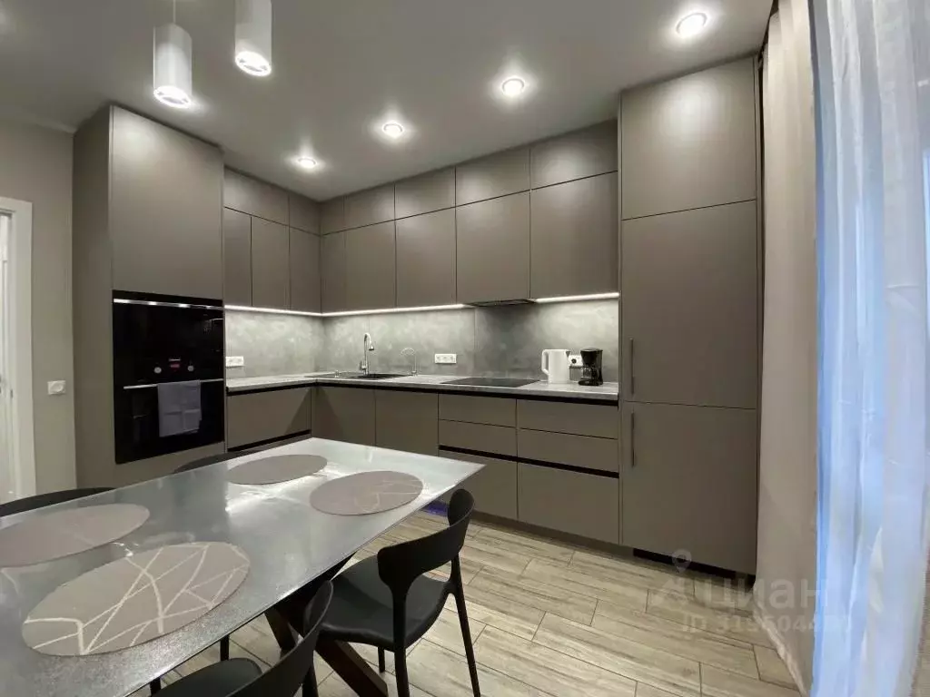 3-к кв. Татарстан, Казань ул. Рашида Нежметдинова, 11к2 (77.0 м) - Фото 1