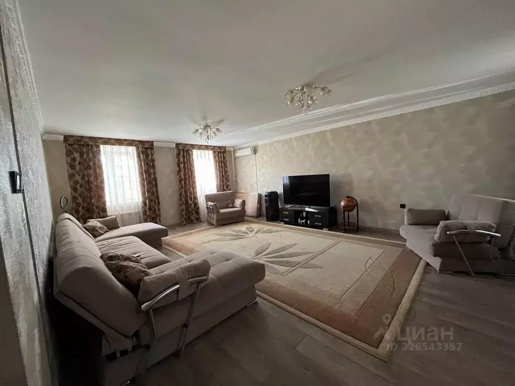 Дом в Астраханская область, Астрахань ул. Пирогова, 159 (179 м) - Фото 1