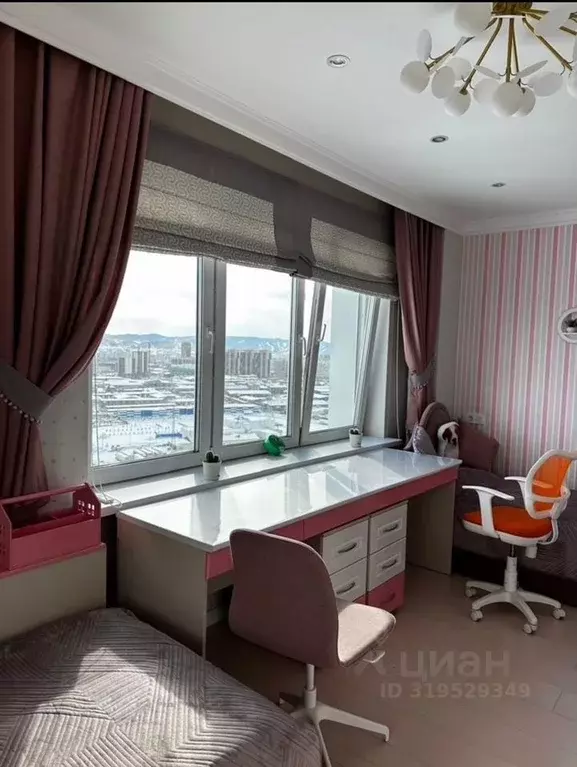 3-к кв. Красноярский край, Красноярск ул. Шахтеров, 66 (70.0 м) - Фото 1