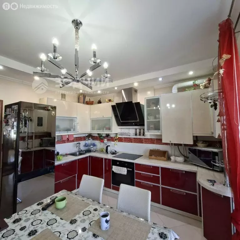 3-комнатная квартира: Чебоксары, Базарная улица, 10 (116.1 м) - Фото 1