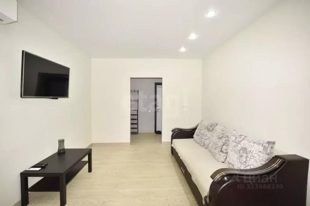 2-к кв. Оренбургская область, Оренбург ул. Фронтовиков, 10/4 (58.6 м) - Фото 1