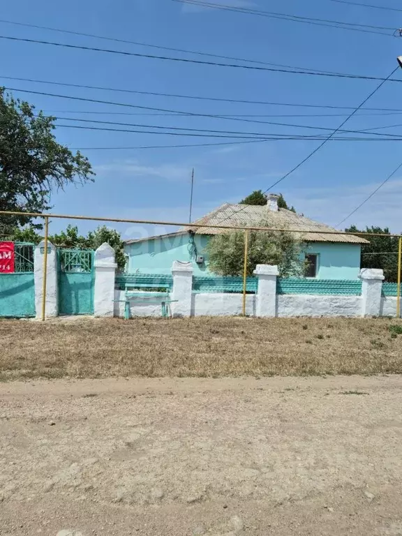 Дом в Крым, Сакский район, Суворовское с/пос, с. Великое ул. ... - Фото 1