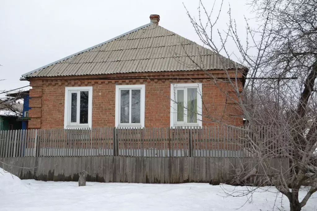 Дом в Ростовская область, Красный Сулин ул. Толстого, 29 (65 м) - Фото 1