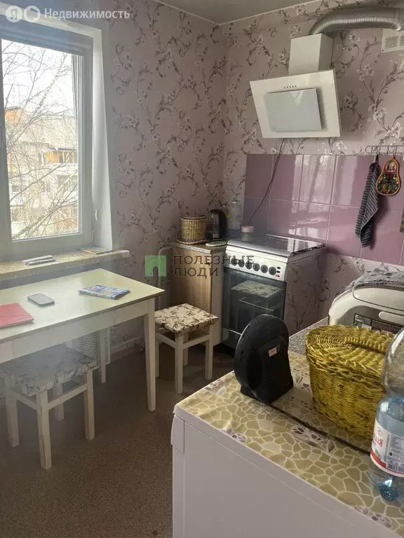 3-комнатная квартира: Сыктывкар, улица Комарова, 3 (61 м) - Фото 1