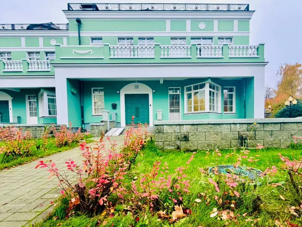 Таунхаус в Москва Береговая ул., 8 (430 м) - Фото 1