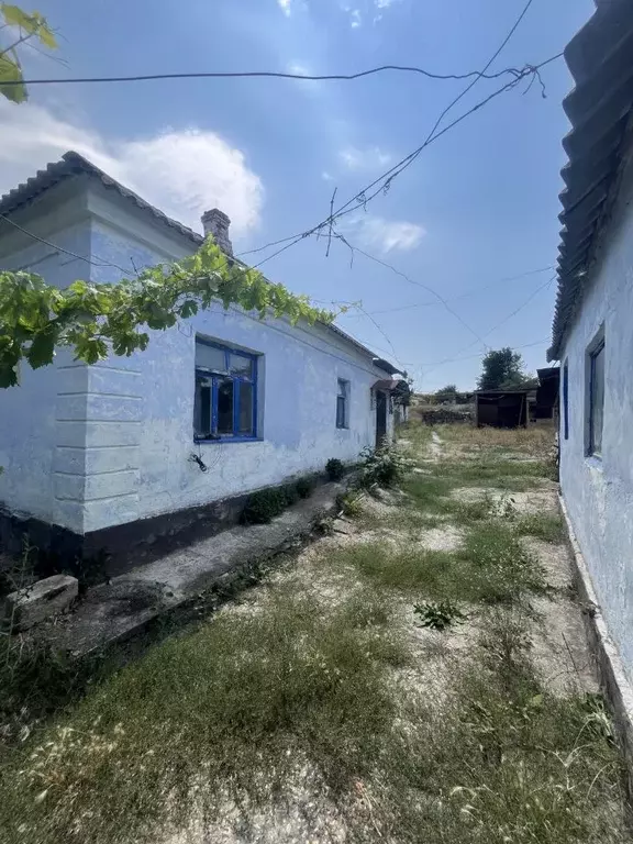 Дом в Крым, Ленинский район, с. Приозерное ул. Советская, 59 (36 м) - Фото 2