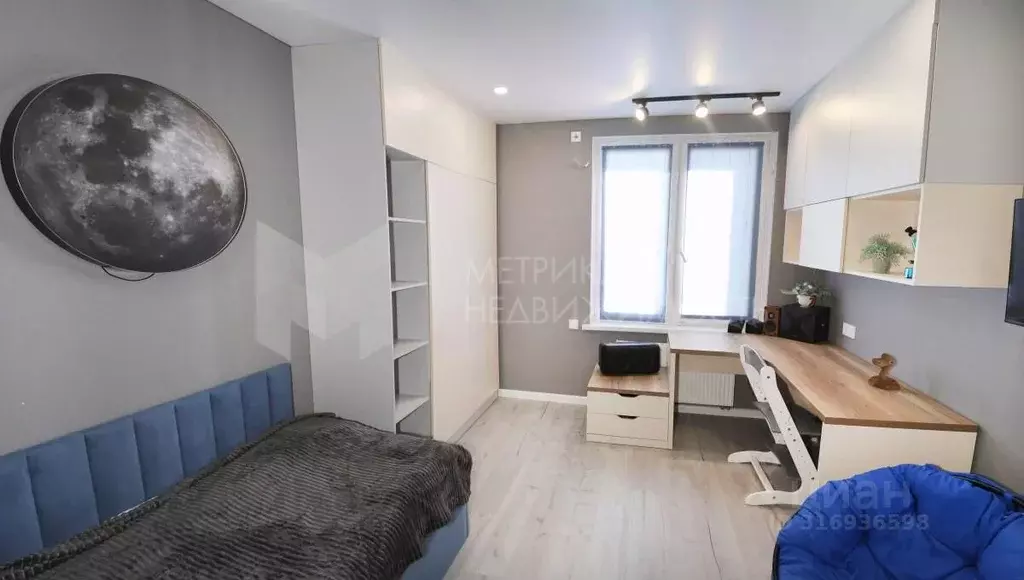 3-к кв. Тюменская область, Тюмень ул. Анатолия Клиндюка, 3 (82.0 м) - Фото 0