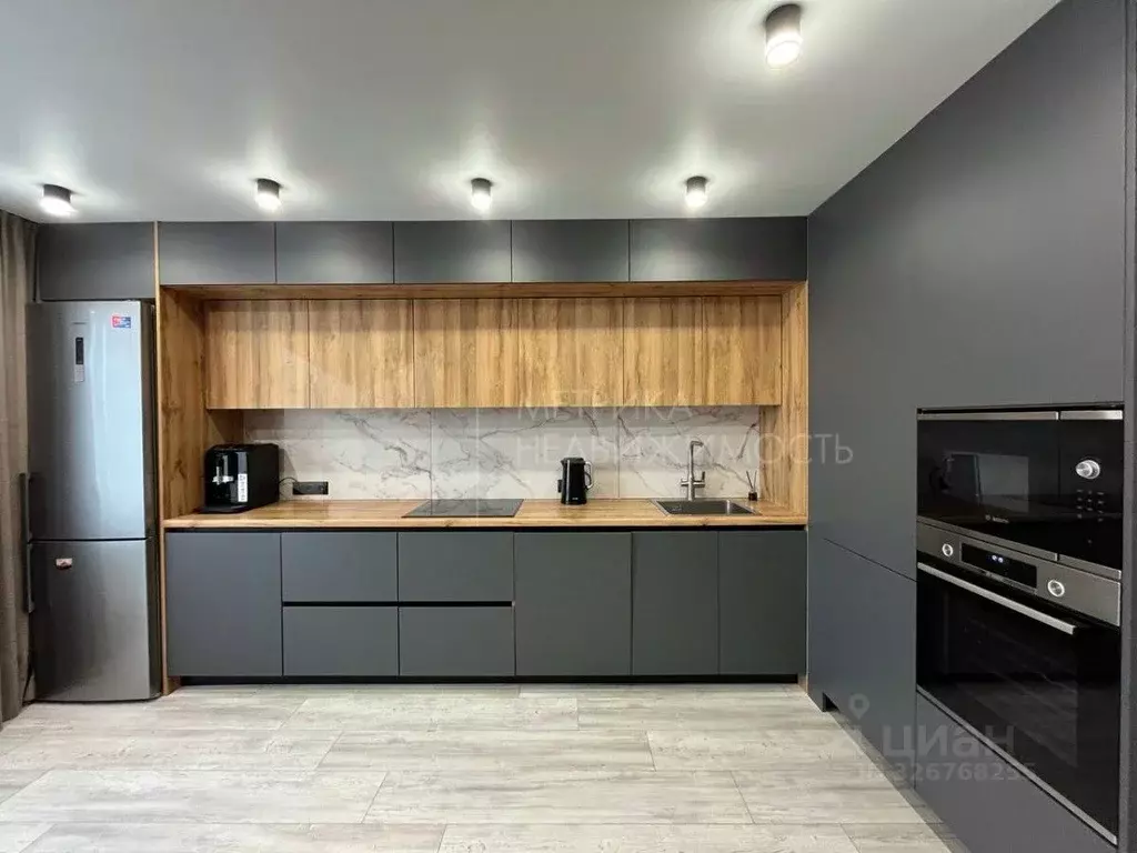 3-к кв. Тюменская область, Тюмень ул. Александра Митинского, 7 (92.8 ... - Фото 1