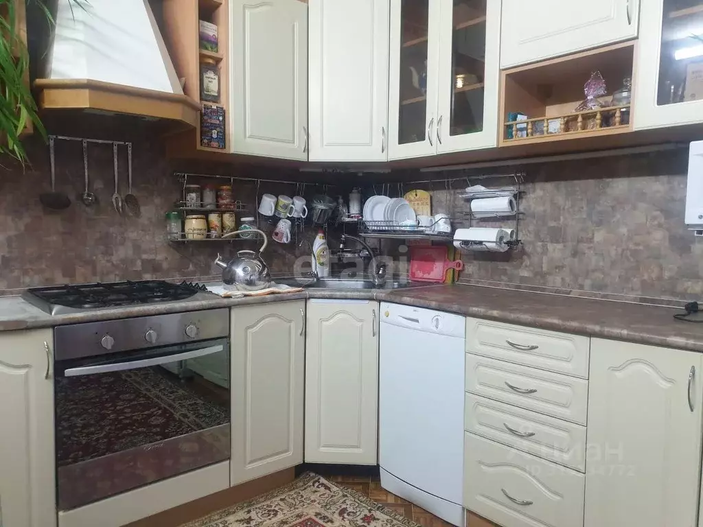 3-к кв. Коми, Усинск ул. Строителей, 15А (66.5 м) - Фото 0