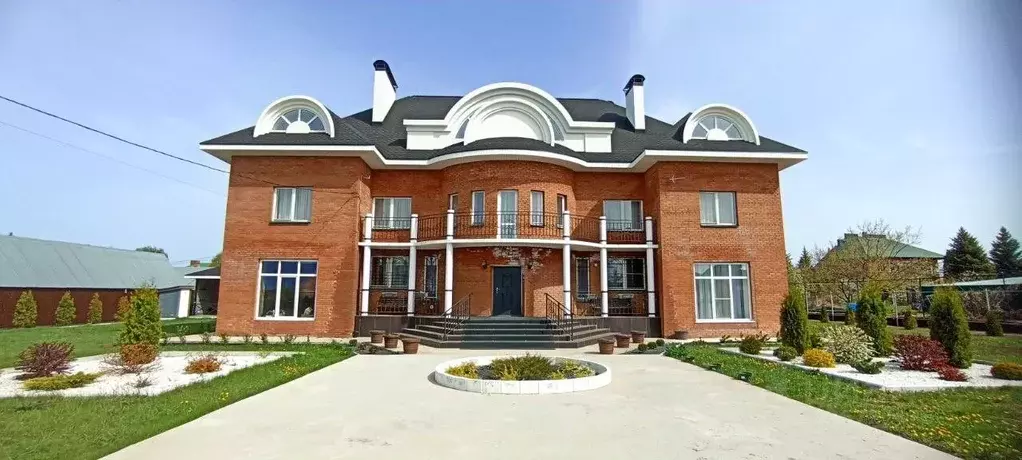 Дом в Самарская область, Ставропольский район, с. Ягодное Волжская ... - Фото 1