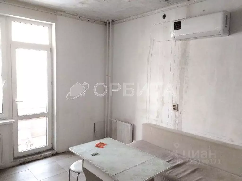 2-к кв. Тюменская область, Тюмень ул. Фармана Салманова, 26 (52.0 м) - Фото 0