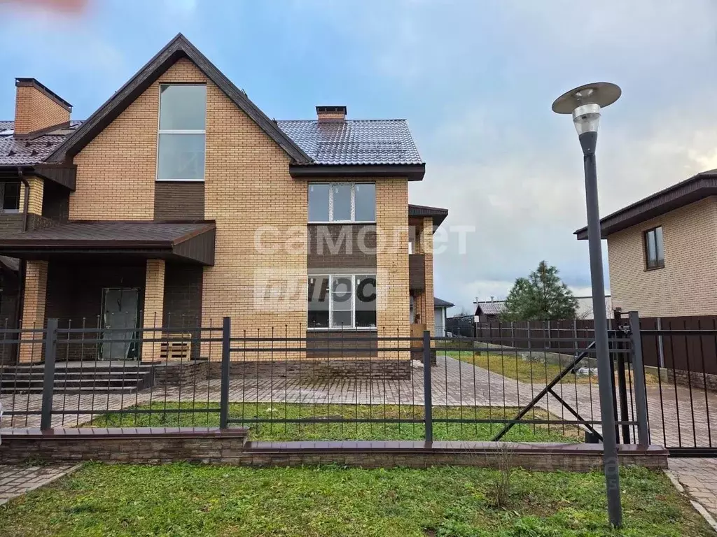 Коттедж в Московская область, Наро-Фоминский городской округ, д. ... - Фото 1