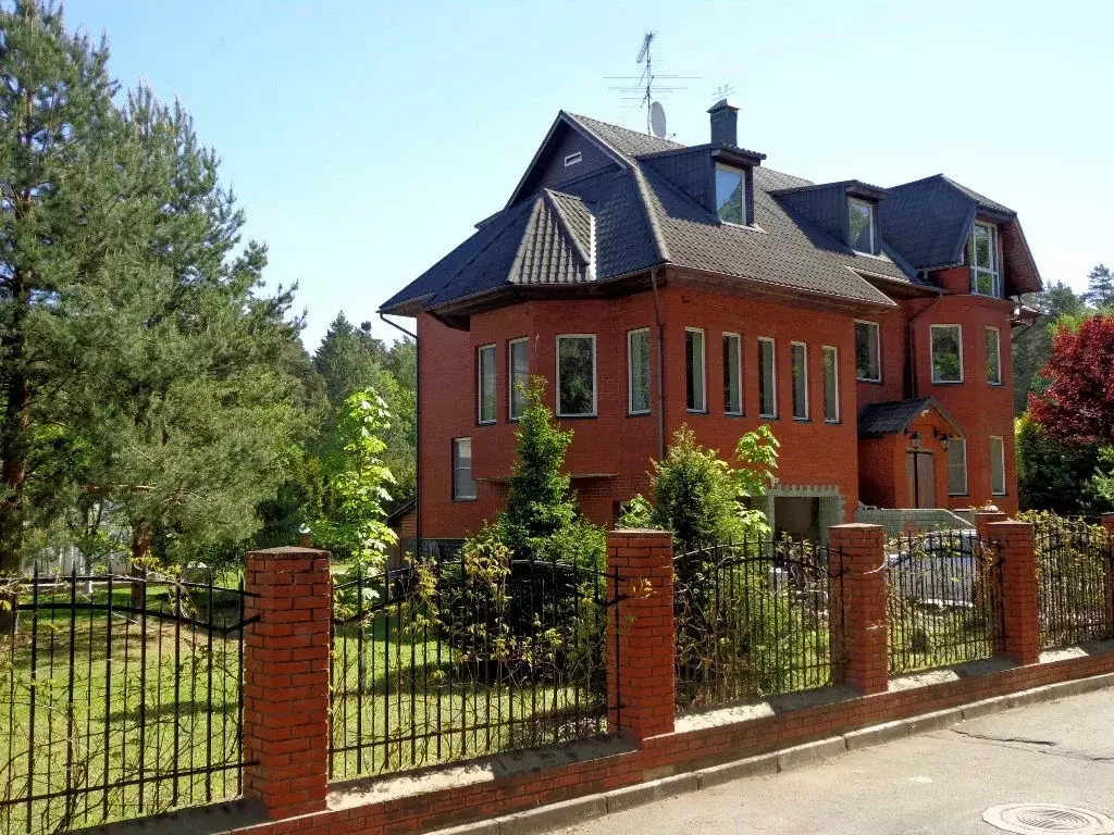 Продается дом в ДСК Подмосковье - Фото 1