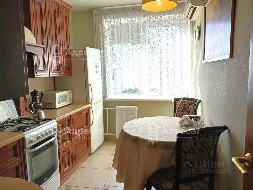 3-к кв. Волгоградская область, Волжский ул. Александрова, 41 (63.8 м) - Фото 1