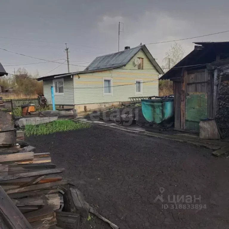 Дом в Кемеровская область, Ленинск-Кузнецкий Хабаровская ул., 18 (45 ... - Фото 1