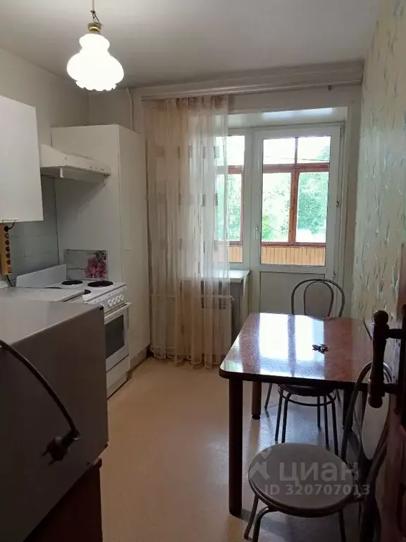 2-к кв. Тюменская область, Тюмень ул. Белинского, 1 (50.0 м) - Фото 0