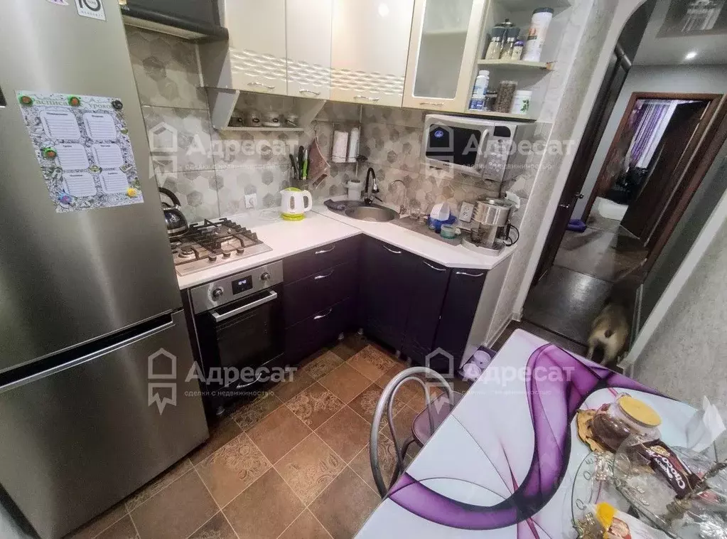 3-к кв. Волгоградская область, Волгоград ул. Фадеева, 49 (61.8 м) - Фото 0