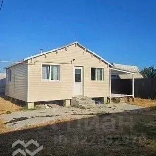 Дом в Крым, Сакский район, с. Суворовское ул. Верхняя, 21Д (32 м) - Фото 1