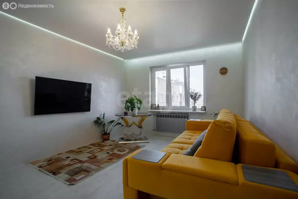 3-комнатная квартира: Санкт-Петербург, проспект Ударников, 42 (66 м) - Фото 0
