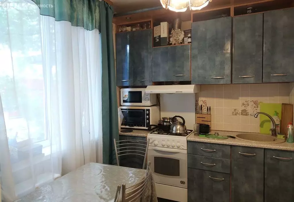 4-комнатная квартира: Глебовский, улица Микрорайон, 15 (59.2 м) - Фото 0