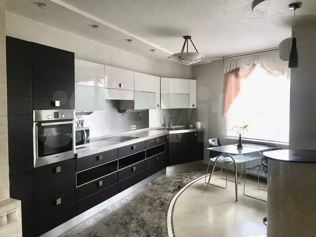 3-к. квартира, 95 м, 6/9 эт. - Фото 0