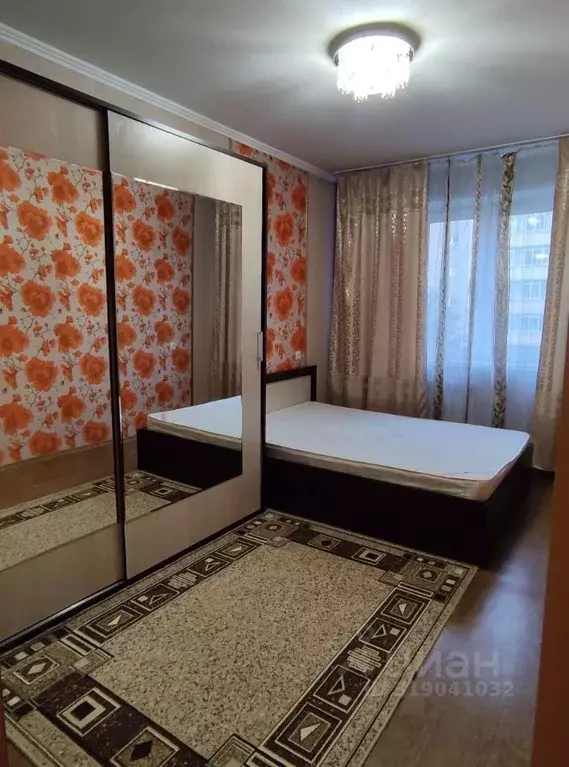 3-к кв. Красноярский край, Красноярск ул. Молокова, 68 (70.0 м) - Фото 0