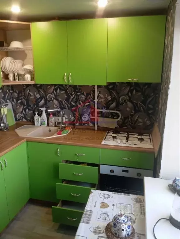 3-к кв. Белгородская область, Старый Оскол Приборостроитель мкр, 30 ... - Фото 1