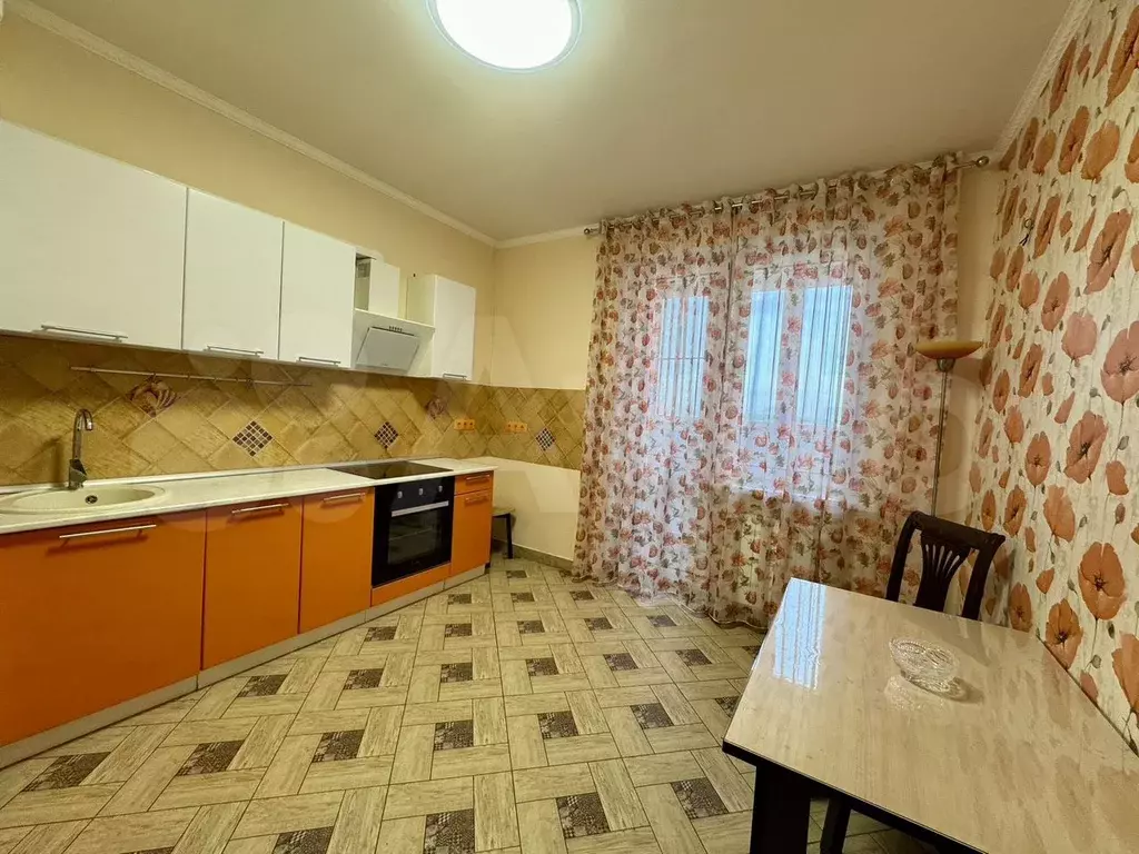 2-к. квартира, 60 м, 6/15 эт. - Фото 0