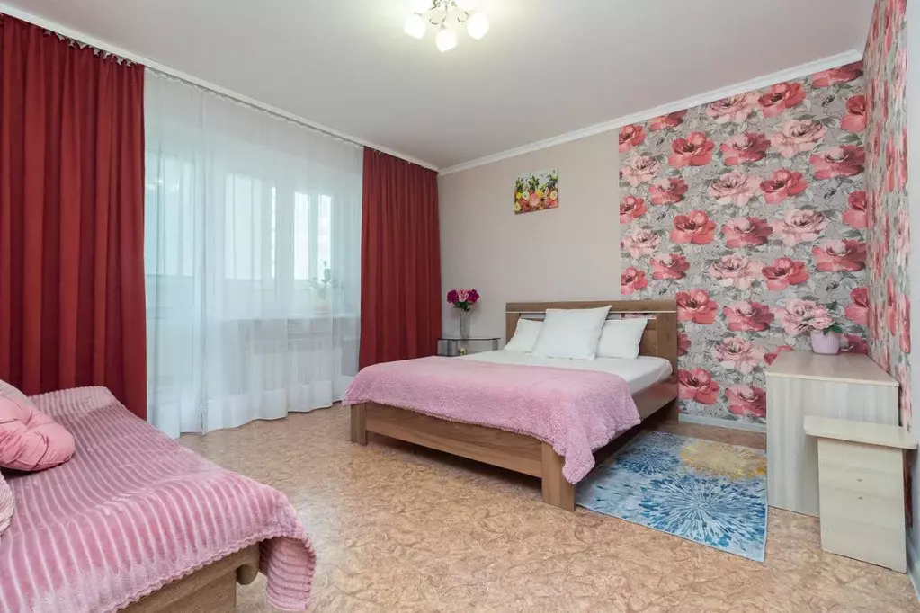 1-к кв. Омская область, Омск бул. Архитекторов, 17 (45.0 м) - Фото 1