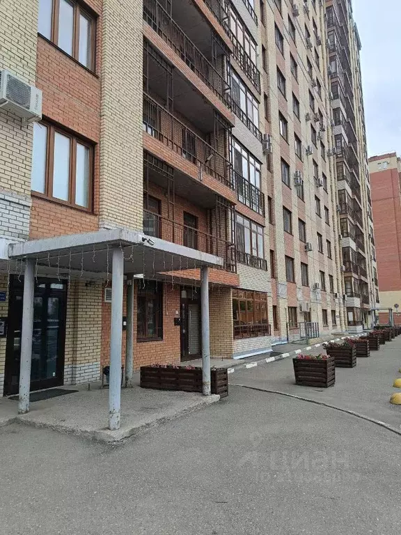 2-к кв. Омская область, Омск ул. Красный Путь, 135к1 (62.7 м) - Фото 0