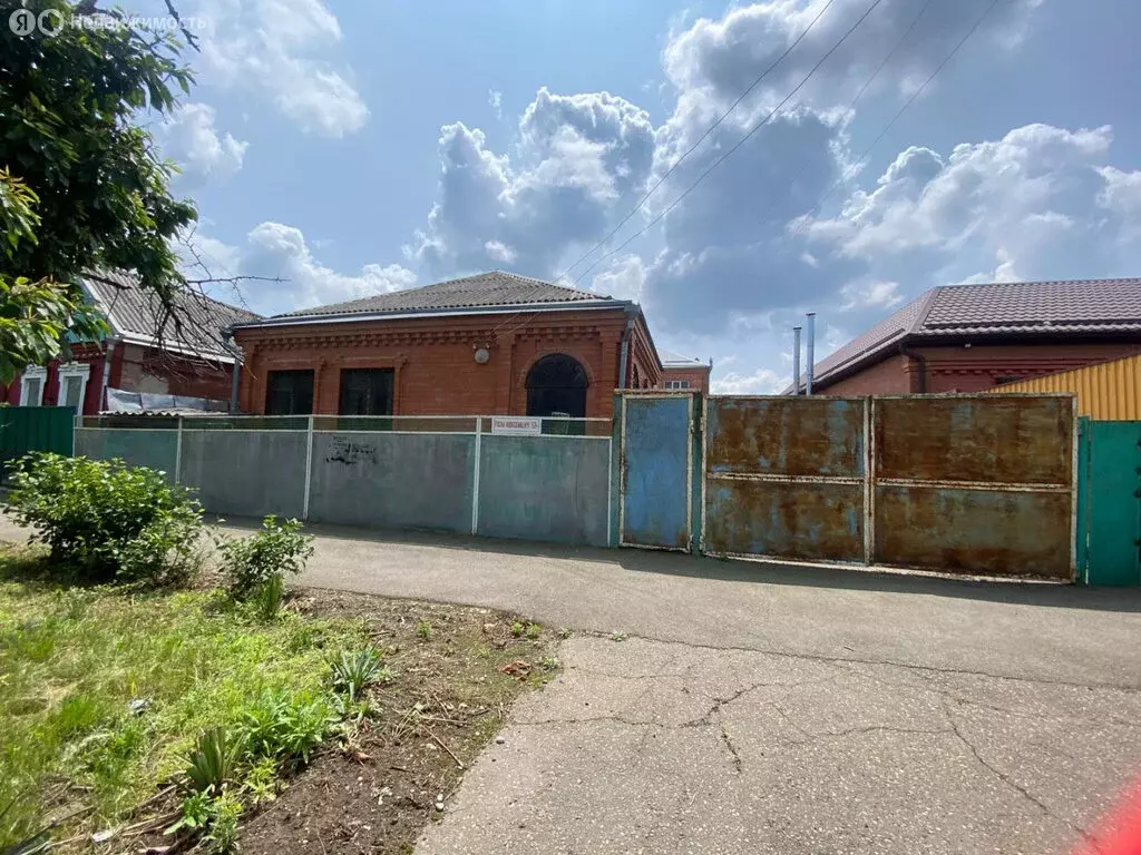 Дом в Армавир, улица Розы Люксембург, 52 (300 м) - Фото 0