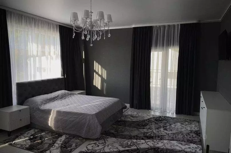 Дом в Краснодарский край, Апшеронск ул. Спорта, 2Е (300 м) - Фото 1