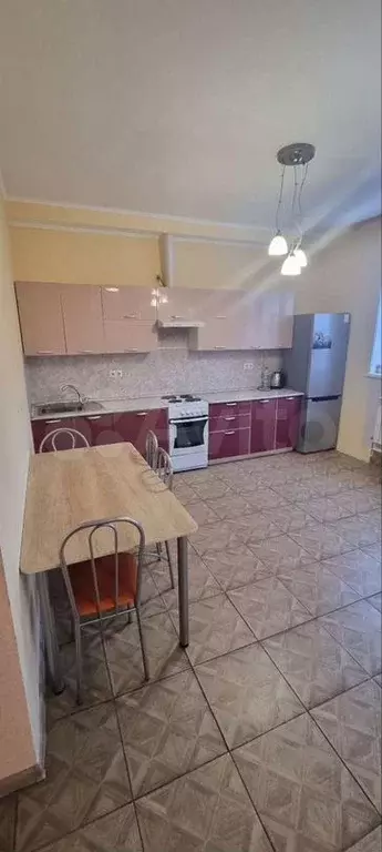 4-к. квартира, 100м, 1/3эт. - Фото 0