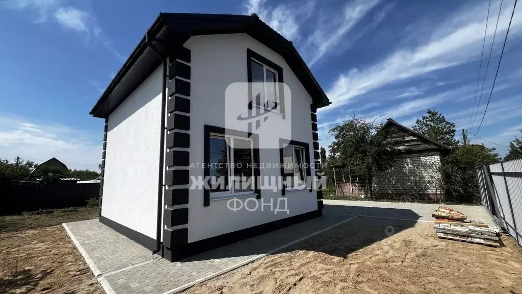 Дом в Саратовская область, Энгельсский район, Красноярское ... - Фото 1