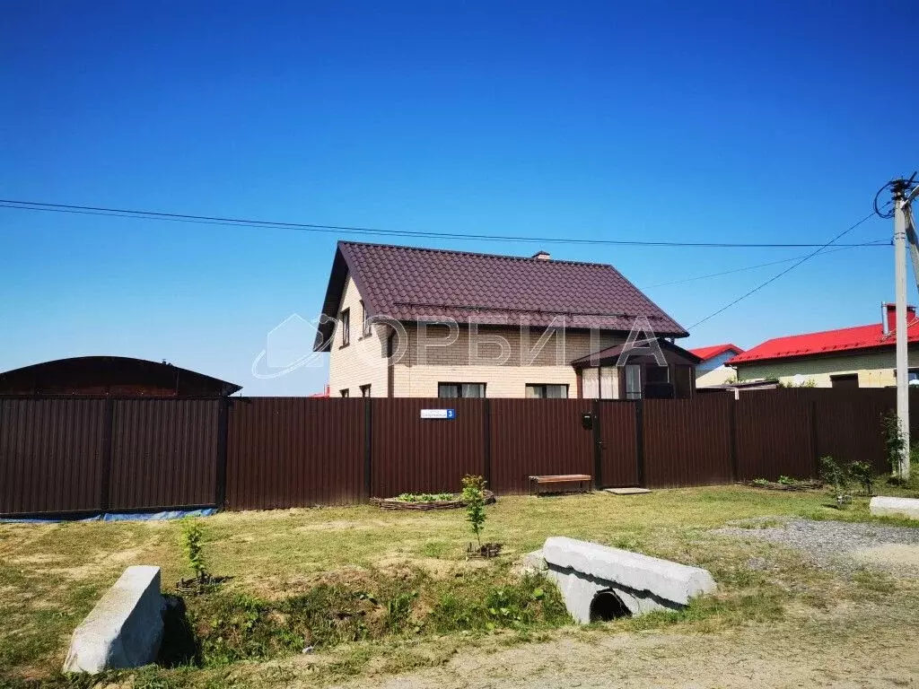 Дом в Тюменская область, Тюменский район, д. Ушакова, Молодежный мкр  ... - Фото 0