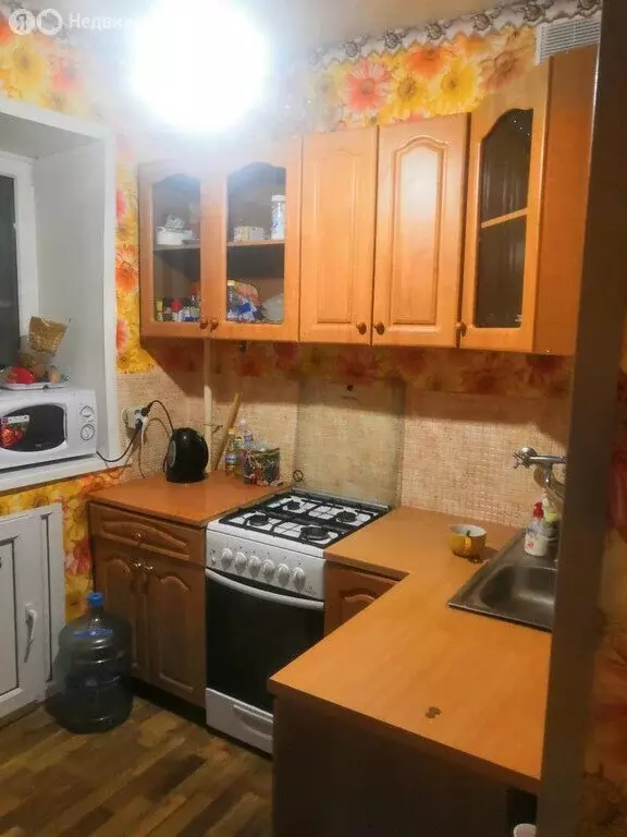 4-комнатная квартира: Среднеуральск, Набережная улица, 6 (59.2 м) - Фото 0