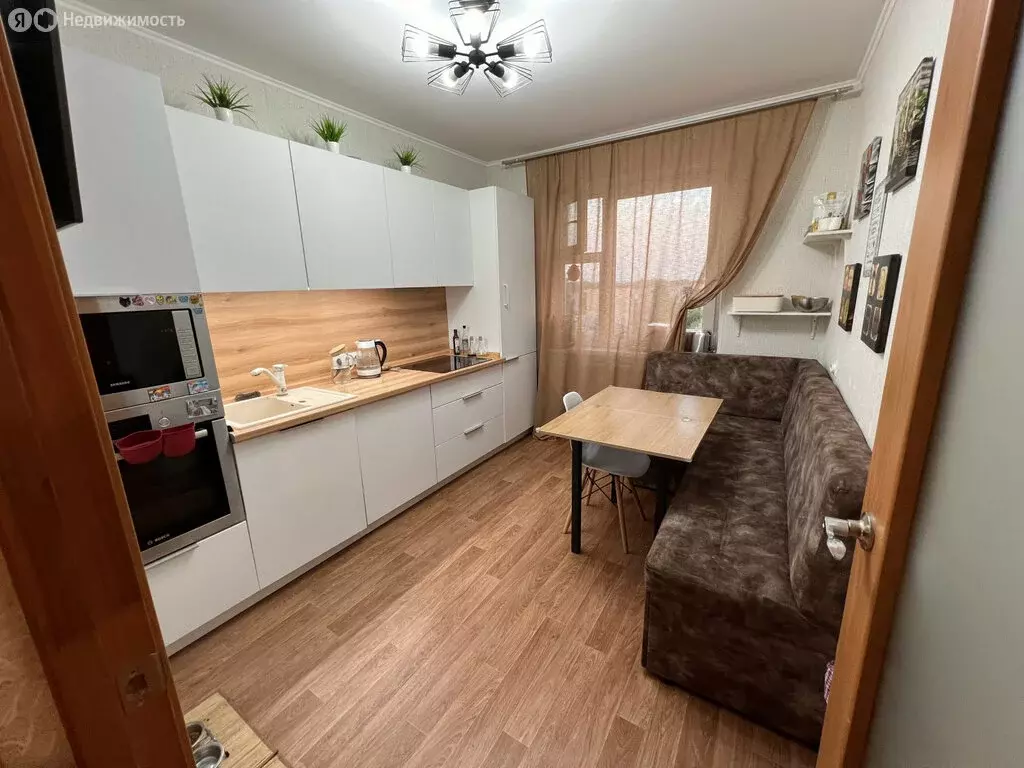 3-комнатная квартира: Пермь, улица Маяковского, 41/1 (71.59 м) - Фото 0
