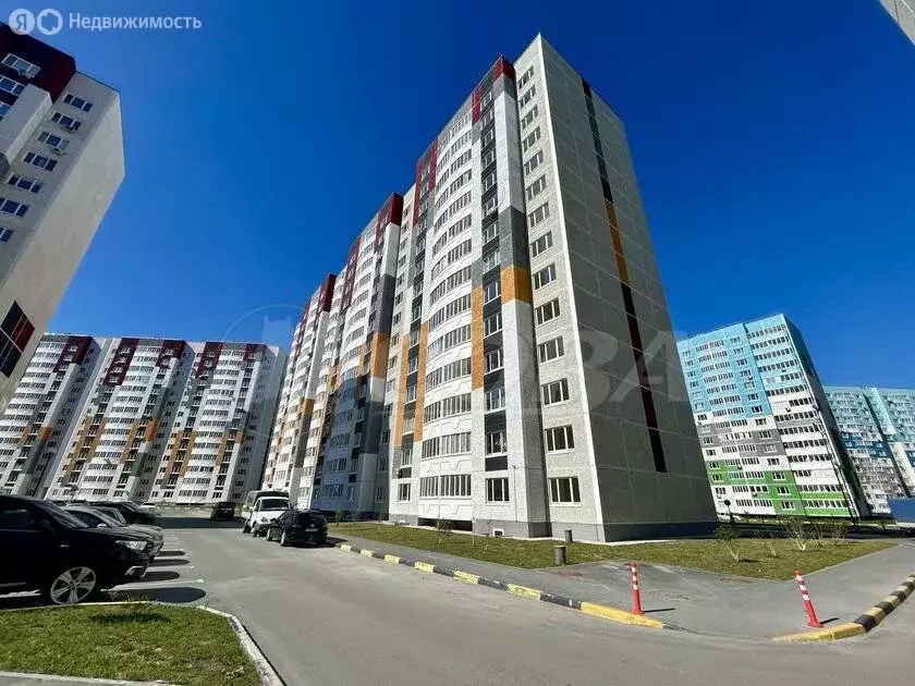 3-комнатная квартира: Тюмень, улица Валентины Трофимовой, 2 (90 м) - Фото 1