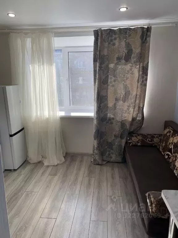 1-к кв. Татарстан, Казань ул. Химиков, 3 (13.7 м) - Фото 1