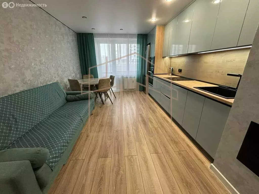 3-комнатная квартира: Тюмень, улица Павла Шарова, 27 (86.6 м) - Фото 1