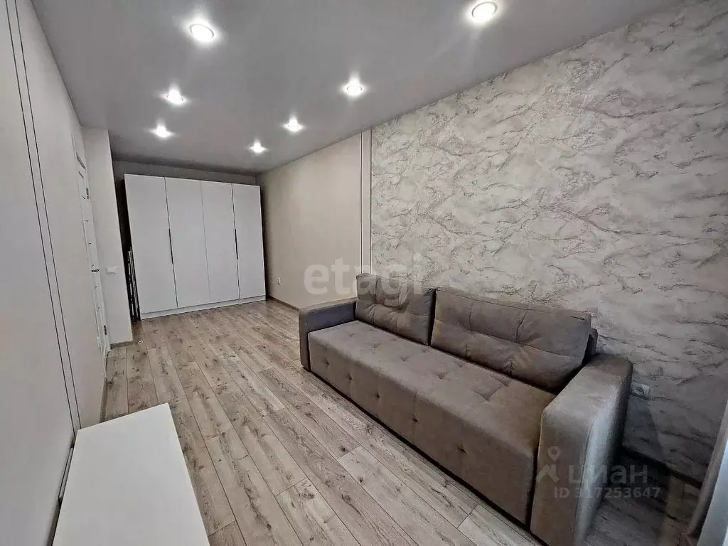 1-к кв. Татарстан, Казань ул. Братьев Батталовых, 20А (35.0 м) - Фото 0